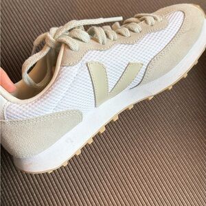 Veja Women's SDU Alveomesh White Pierre Sneakers